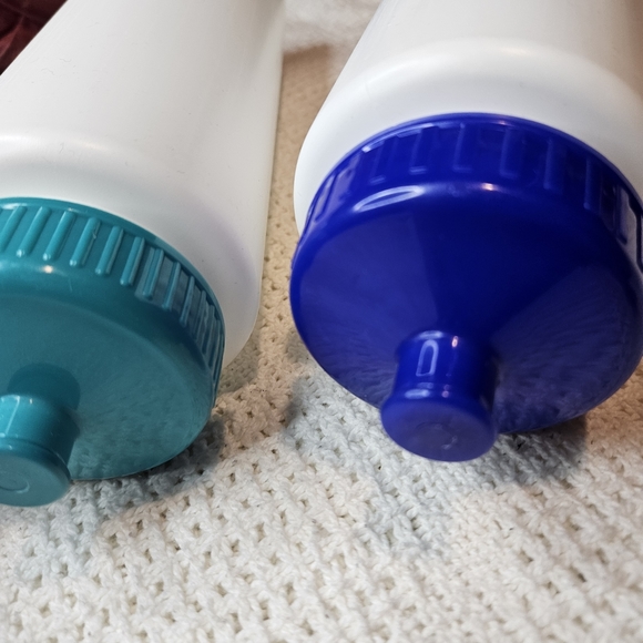 32OZ Wht Reusable Water Bottle Sports Push Pull Cap LOT OF 2 *BUY MORE/SAVE MORE - Picture 5 of 8